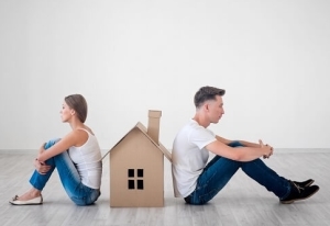 Как делится имущество при разводе, если жена собственник?