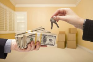 Нужно ли платить и взимаются ли алименты с продажи квартиры: доходы и имущественная льгота, случаи законного взыскания вычета, как обжаловать решение пристава, судебная практика
