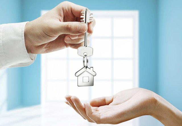 Как лучше оформить квартиру: дарение или купля продажа родственнику, что лучше дарственная или купля продажа квартиры