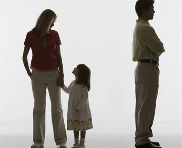 Лишение отцовства в одностороннем порядке без согласия отца - Как лишить отцовства бывшего мужа без его участия